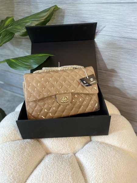 حقيبة شانيل كلاسيك فلاب قاعدة 32 سم هاردوير ذهبي مع علبة ✨