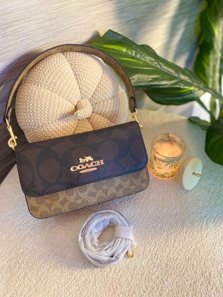 حقيبة كوتش مختومة ماستر كوبي مع علبة ✨