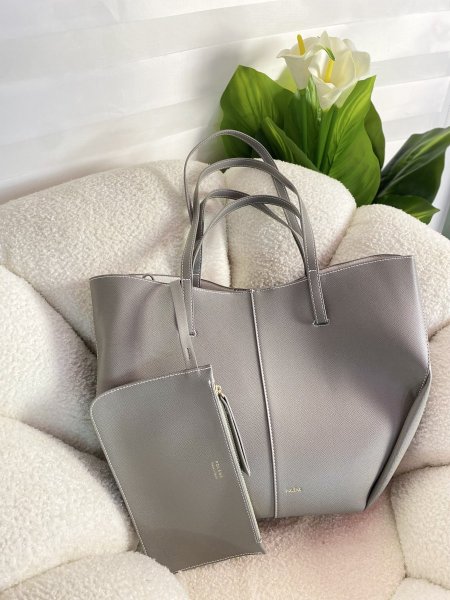 حقيبة بولين مختومة باللون الرمادي 🩶✨