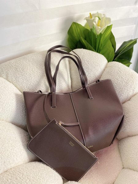 حقيبة بولين مختومة باللون البني 🤎✨