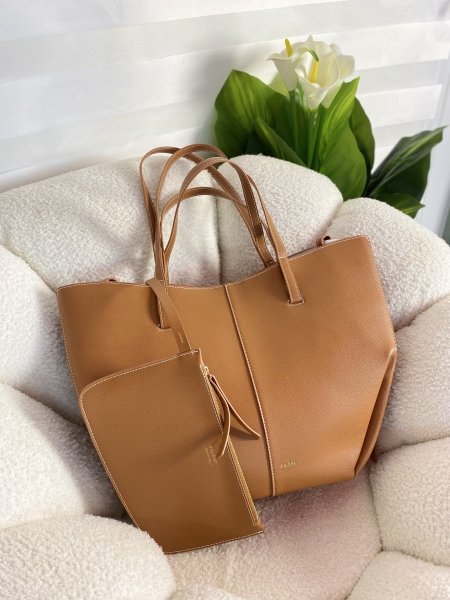 حقيبة بولين مختومة باللون العسلي 🧡✨