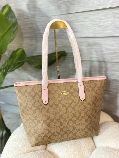 حقيبة كوتش مختومة ماستر كوبي حجم كبير مع علبة ✨