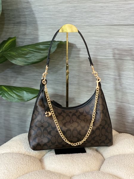 حقيبة كوتش مختومة مع حزام وعلبة ✨