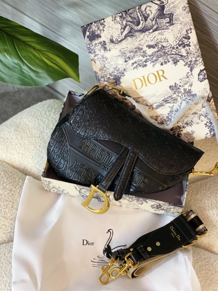 حقيبة CHRISTIAN DIOR مختومة ماستر كوبي مع علبة ✨