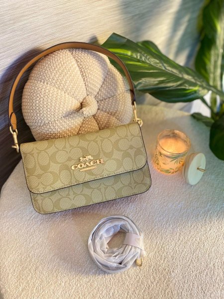 حقيبة كوتش مختومة ماستر كوبي مع علبة ✨