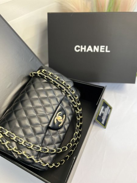 حقيبة CHANEL الكلاسيك فلاب جلد أملس قاعدة 25سم هاردوير اسود مع علبة