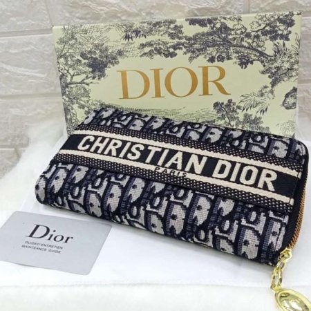 محفظة CHRlSTIAN DlOR حجم كبير مع علبه