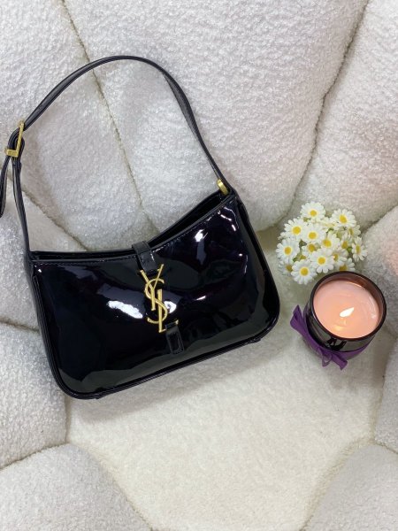 كروس YSL مختومه بلون الاسود مع لمعه قاعدة 25 سم مع علبه