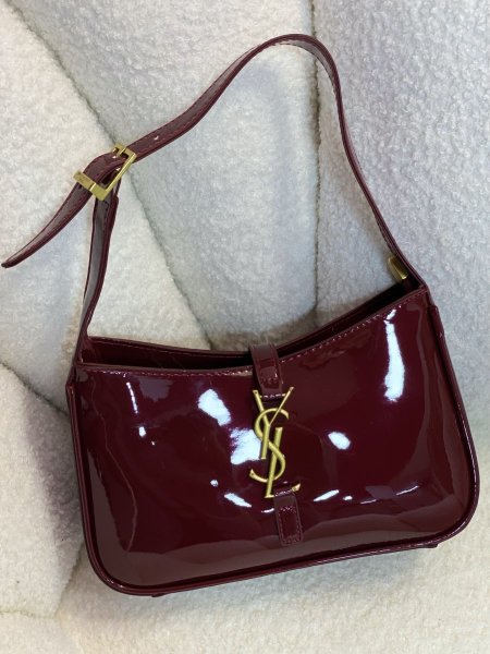 كروس YSL مختومه بلون البرغندي مع لمعه قاعده 25 سم مع علبه
