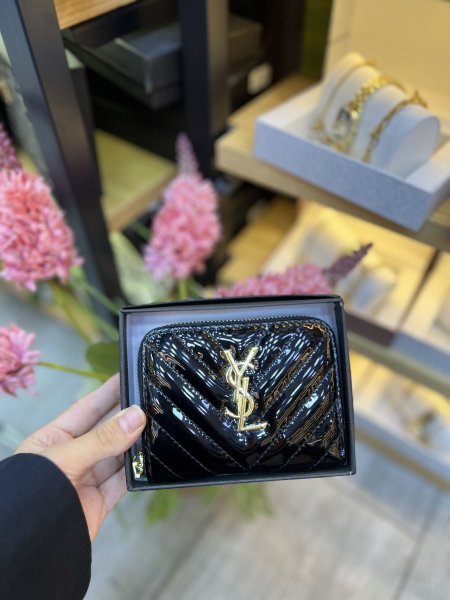 محفظة YSL للبطاقات والنقود مع علبة