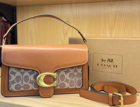 حقيبة COACH مختومة ماستر مع علبة 🌸