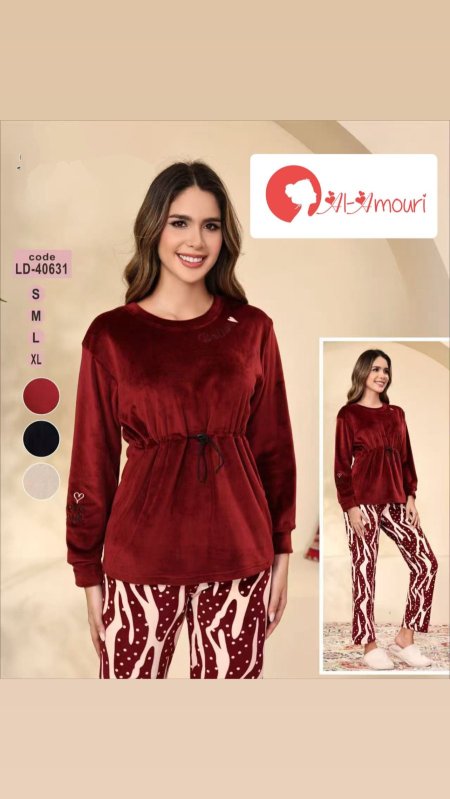 بيجامة صبايا مخمل ناعم