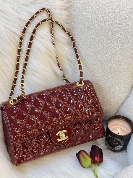 حقيبة شانيل كلاسيك فلاب قاعده 25 سم هاردوير ذهبي مع علبه