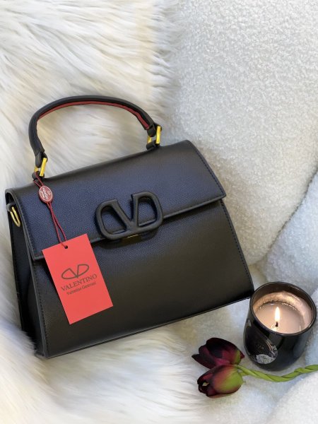 حقيبة VALENTlNO قاعدة 25 سم بلون الأسود