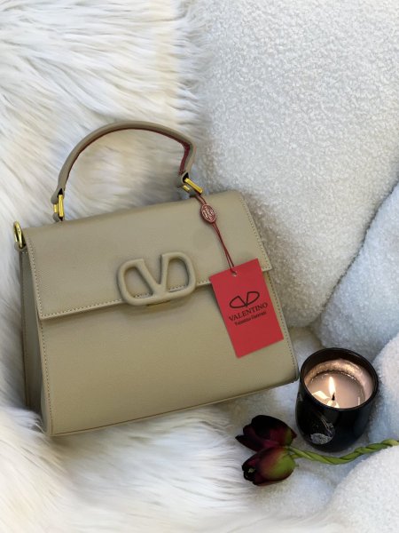 حقيبة VALENTlNO قاعده 25 سم بلون البيج