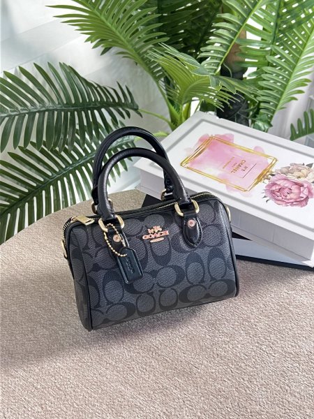 حقيبة كوتش مختومه قاعدة 19 سم