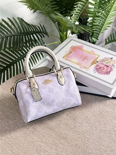 حقيبة كوتش مختومه قاعدة 19 سم