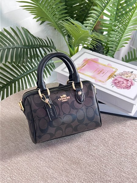 حقيبة كوتش مختومه قاعدة 19 سم