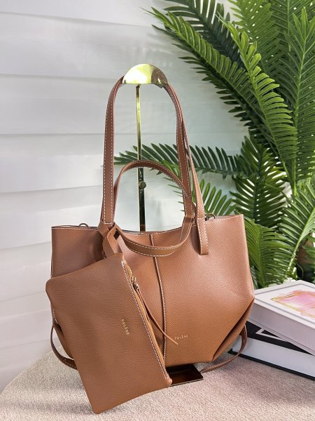 حقيبة بولين مختومه بلون العسلي ✨